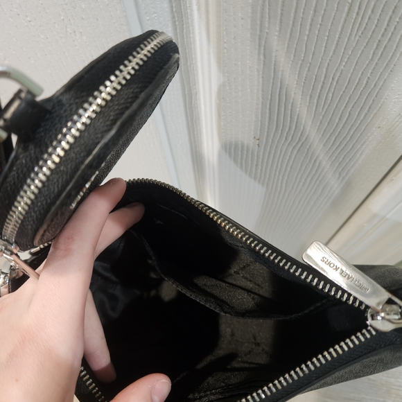 Michael Kors Black Monogram Crossbody Bag with Coin And Lipstick Pouch - Picture 5 of 6